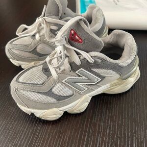New Balance Kids Sneakers in Gray and White